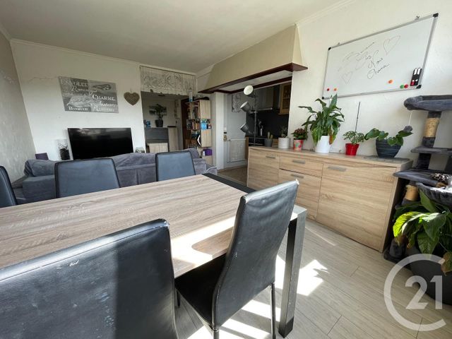 Appartement F3 à vendre - 3 pièces - 56.05 m2 - L ISLE ADAM - 95 - ILE-DE-FRANCE - Century 21 Osmose